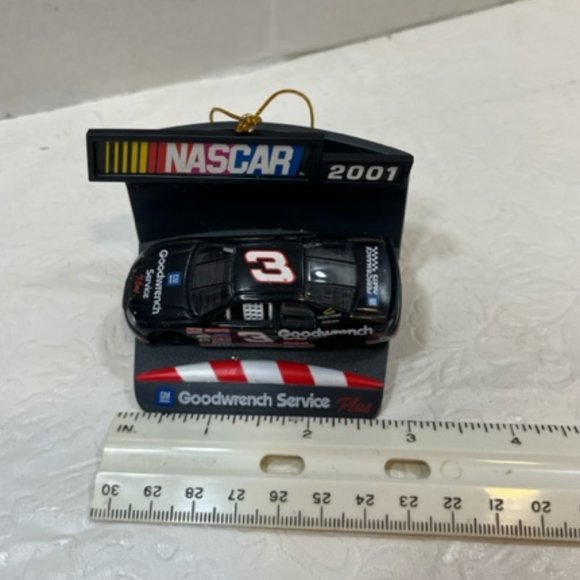 NASCAR Dale Earnhardt 2001 Christmas Tree Ornament Goodwrench Service 2.5x2" - Picture 8 of 8